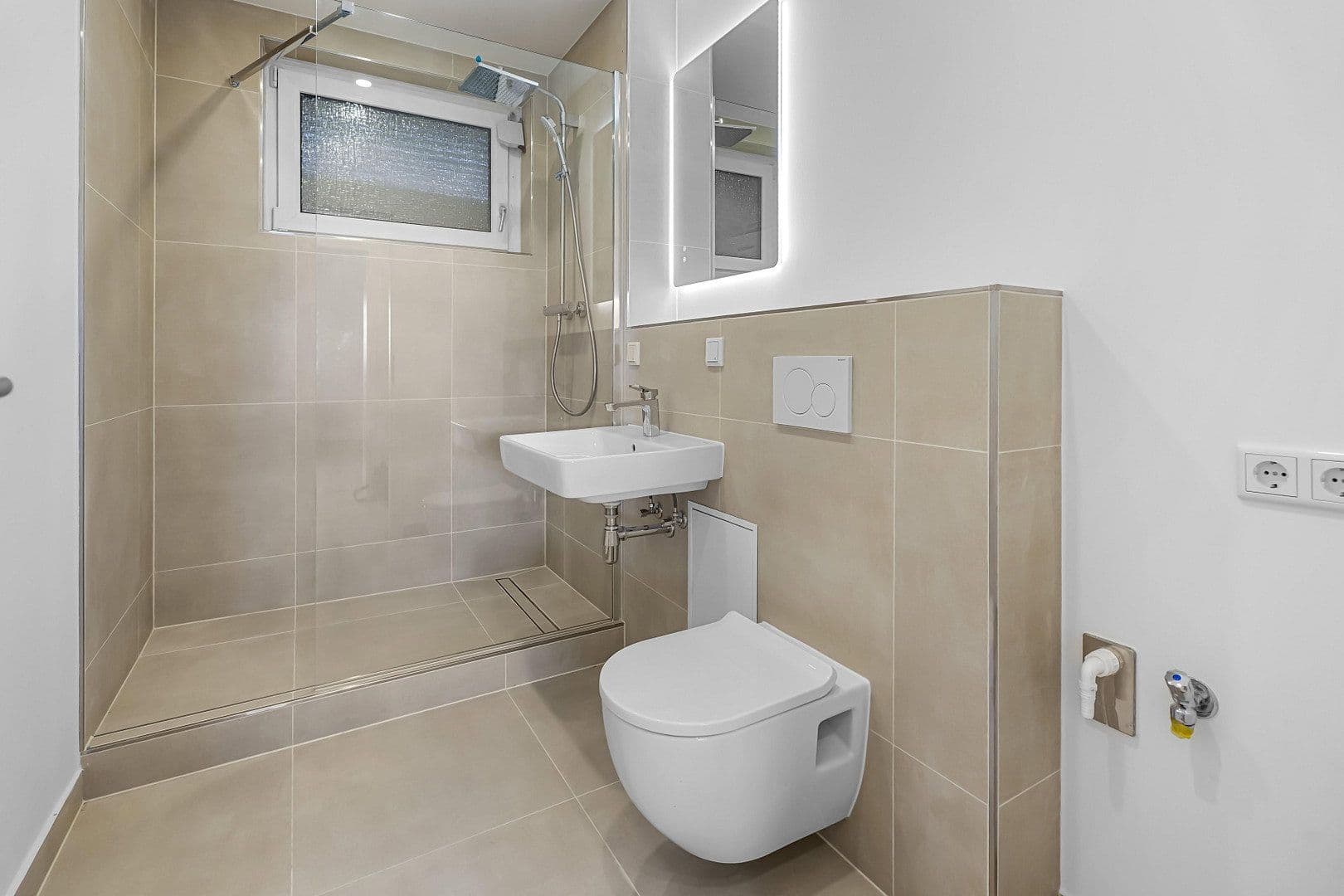 Pronájem bytu 2+1 62 m², Bremen, Bremen Pronájem bytu 2+1 62 m², Bremen, Bremen