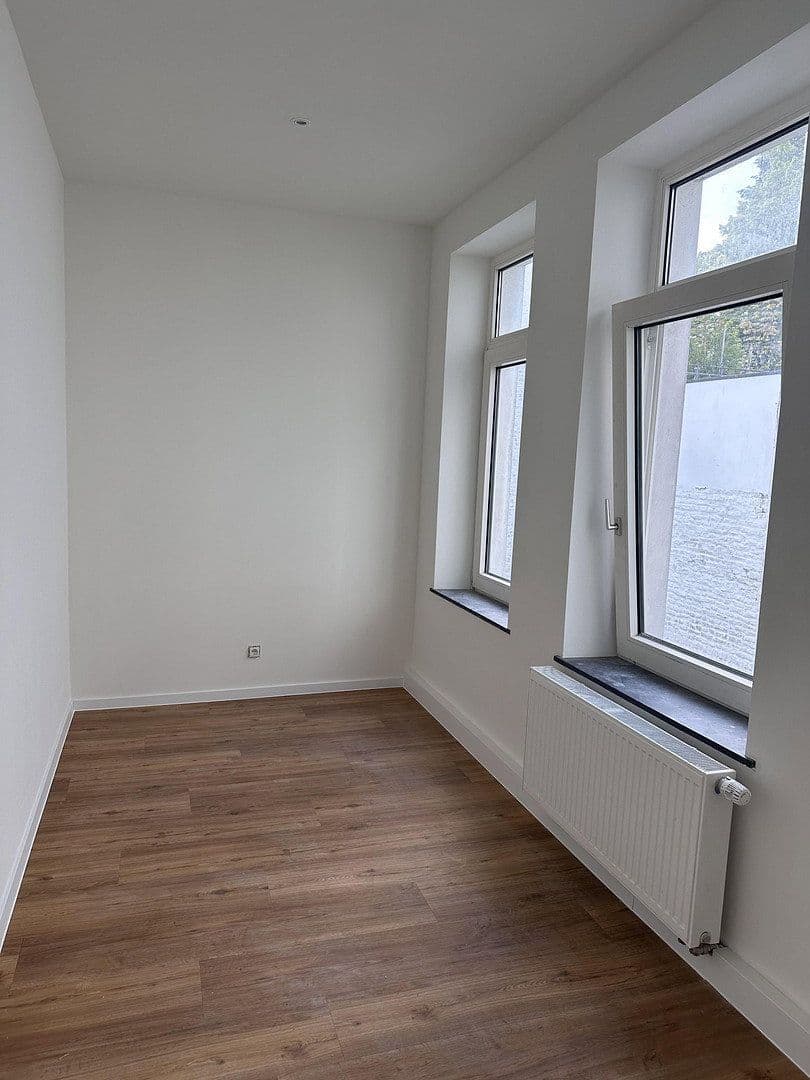 Pronájem bytu 3+1 75 m², Adalbertsteinweg 230, Cáchy, Severní Porýní-Vestfálsko Pronájem bytu 3+1 75 m², Adalbertsteinweg 230, Cáchy, Severní Porýní-Vestfálsko