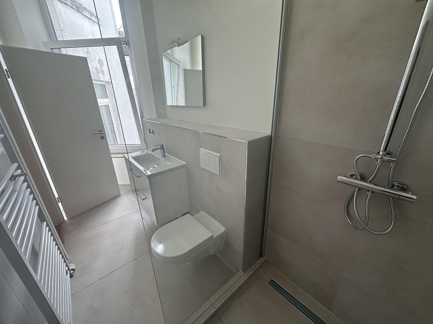 Pronájem bytu 3+1 75 m², Adalbertsteinweg 230, Cáchy, Severní Porýní-Vestfálsko Pronájem bytu 3+1 75 m², Adalbertsteinweg 230, Cáchy, Severní Porýní-Vestfálsko