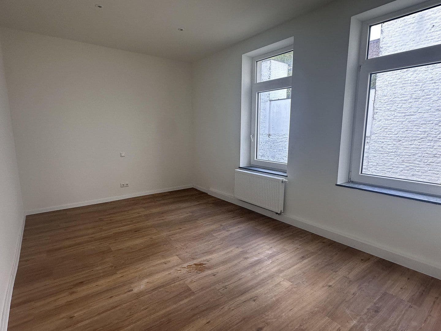 Pronájem bytu 3+1 75 m², Adalbertsteinweg 230, Cáchy, Severní Porýní-Vestfálsko Pronájem bytu 3+1 75 m², Adalbertsteinweg 230, Cáchy, Severní Porýní-Vestfálsko