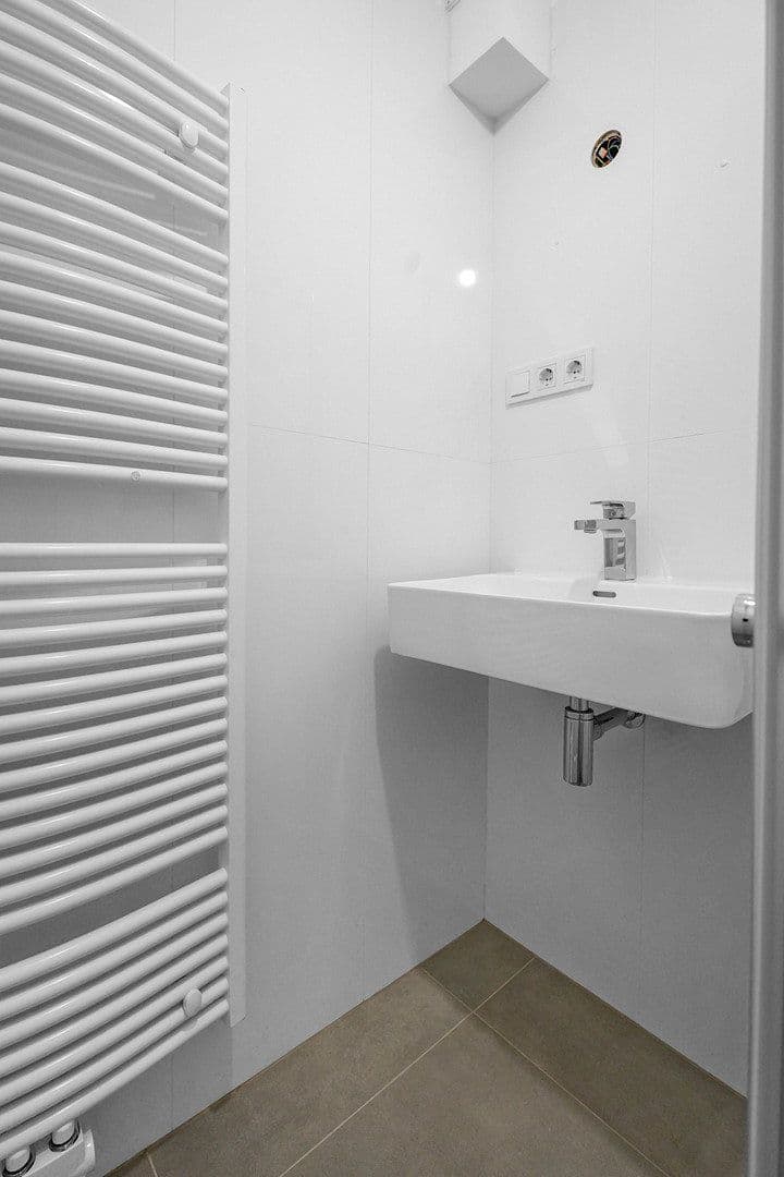 Pronájem bytu 2+1 37 m², An der Christuskirche 19, Hannover, Dolní Sasko Pronájem bytu 2+1 37 m², An der Christuskirche 19, Hannover, Dolní Sasko