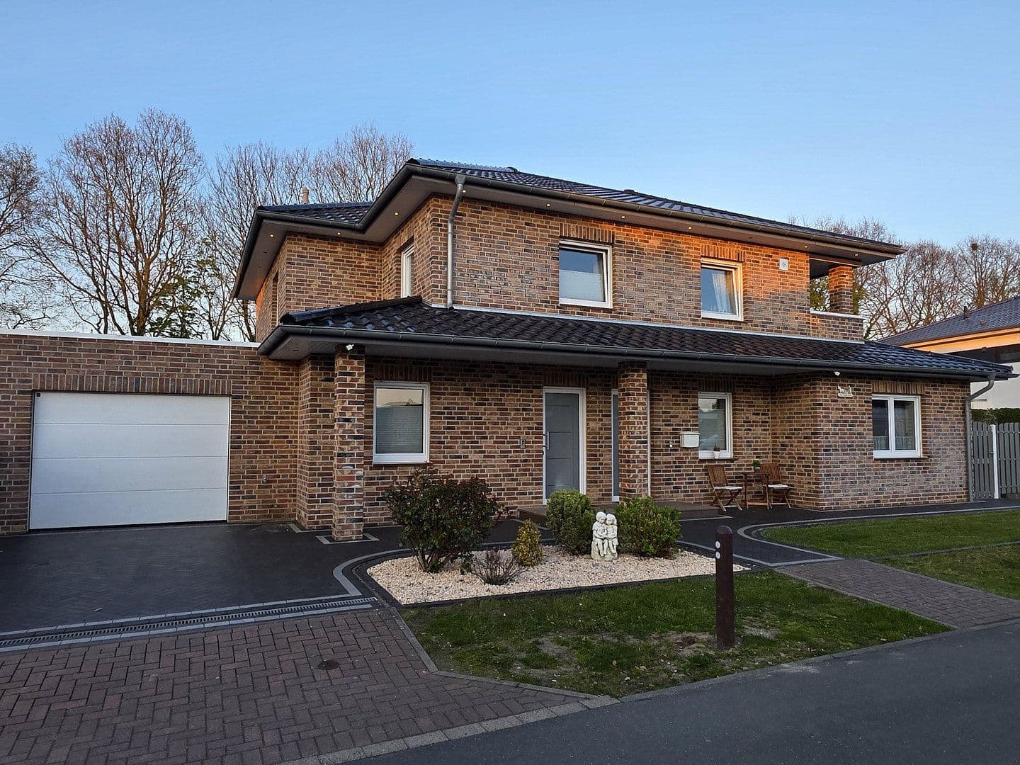 Prodej domu 216 m², pozemek 666 m², Georg-Hillmann-Ring 57, Geestland, Dolní Sasko Prodej domu 216 m², pozemek 666 m², Georg-Hillmann-Ring 57, Geestland, Dolní Sasko
