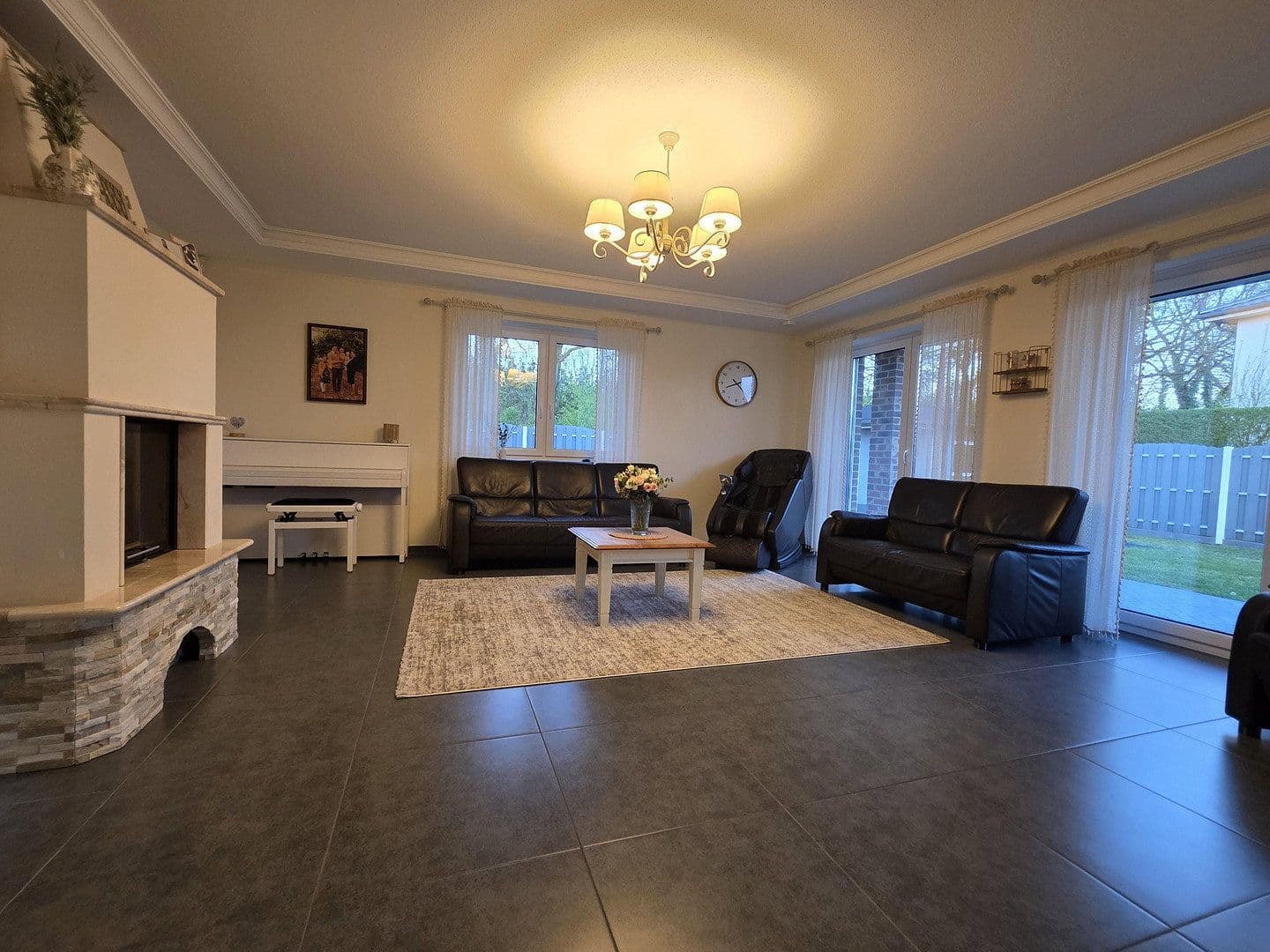 Prodej domu 216 m², pozemek 666 m², Georg-Hillmann-Ring 57, Geestland, Dolní Sasko Prodej domu 216 m², pozemek 666 m², Georg-Hillmann-Ring 57, Geestland, Dolní Sasko