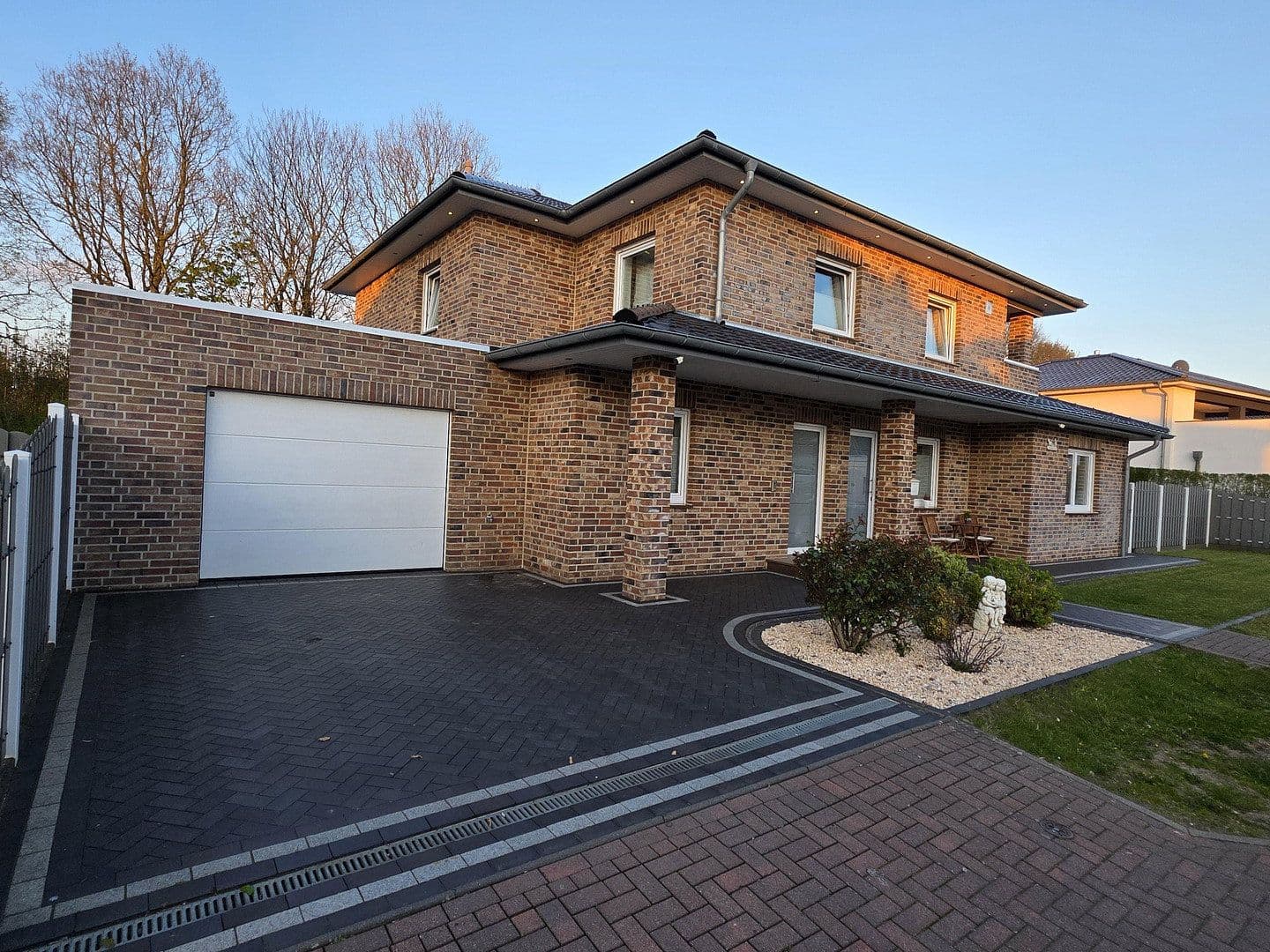 Prodej domu 216 m², pozemek 666 m², Georg-Hillmann-Ring 57, Geestland, Dolní Sasko Prodej domu 216 m², pozemek 666 m², Georg-Hillmann-Ring 57, Geestland, Dolní Sasko