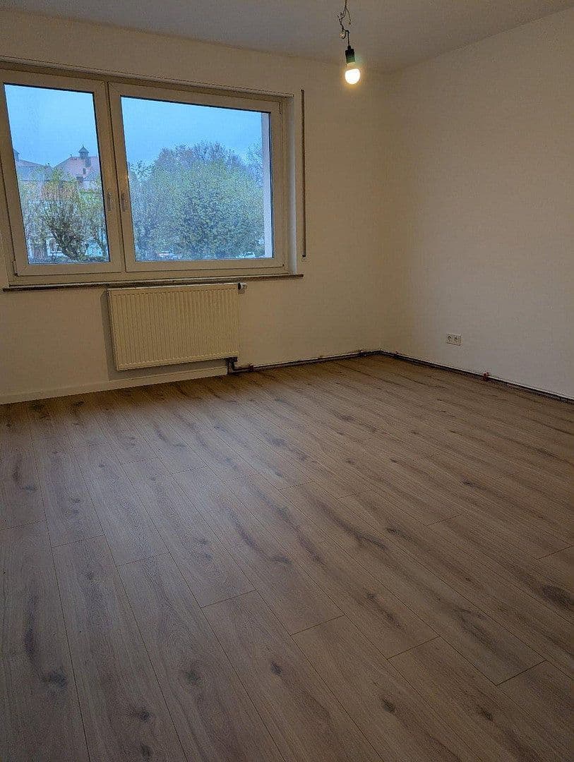 Pronájem bytu 3+1 81 m², Kaiserslautern, Porýní-Falc Pronájem bytu 3+1 81 m², Kaiserslautern, Porýní-Falc