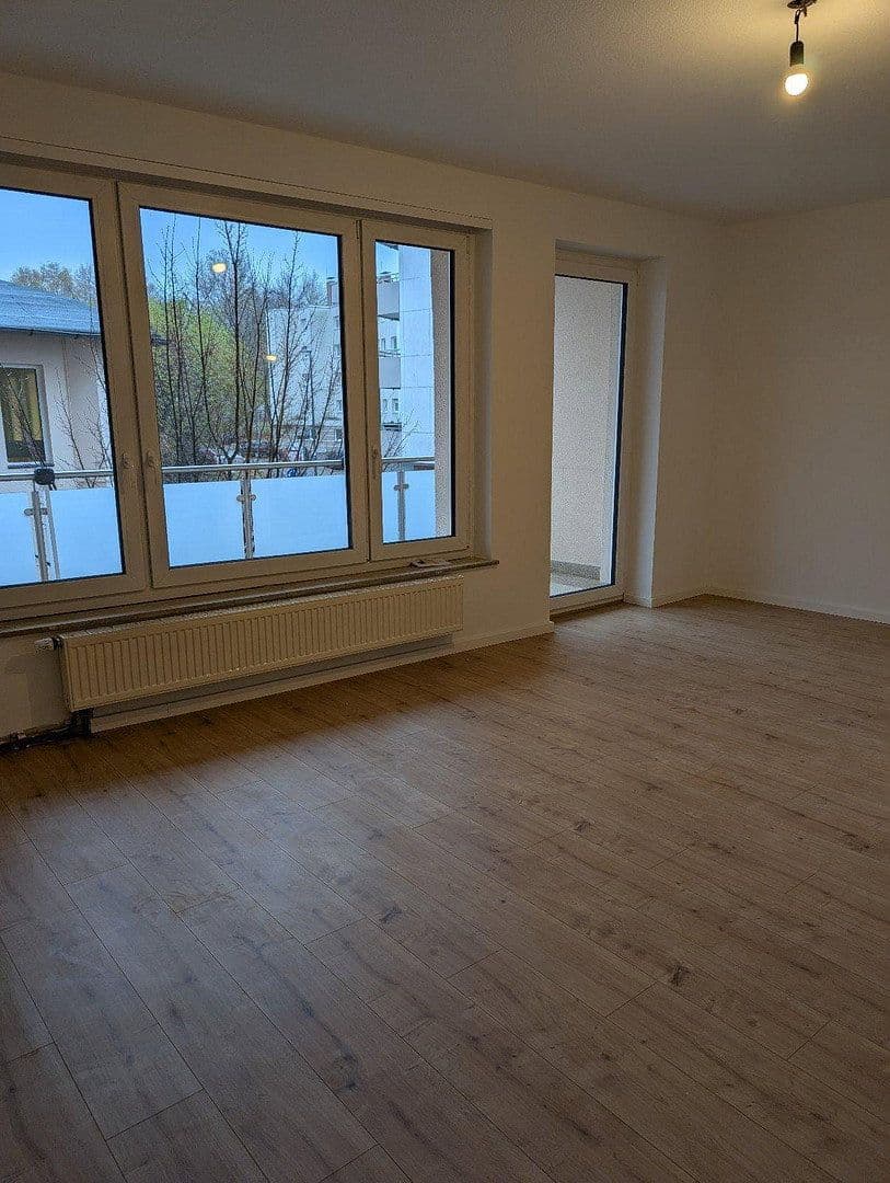 Pronájem bytu 3+1 81 m², Kaiserslautern, Porýní-Falc Pronájem bytu 3+1 81 m², Kaiserslautern, Porýní-Falc