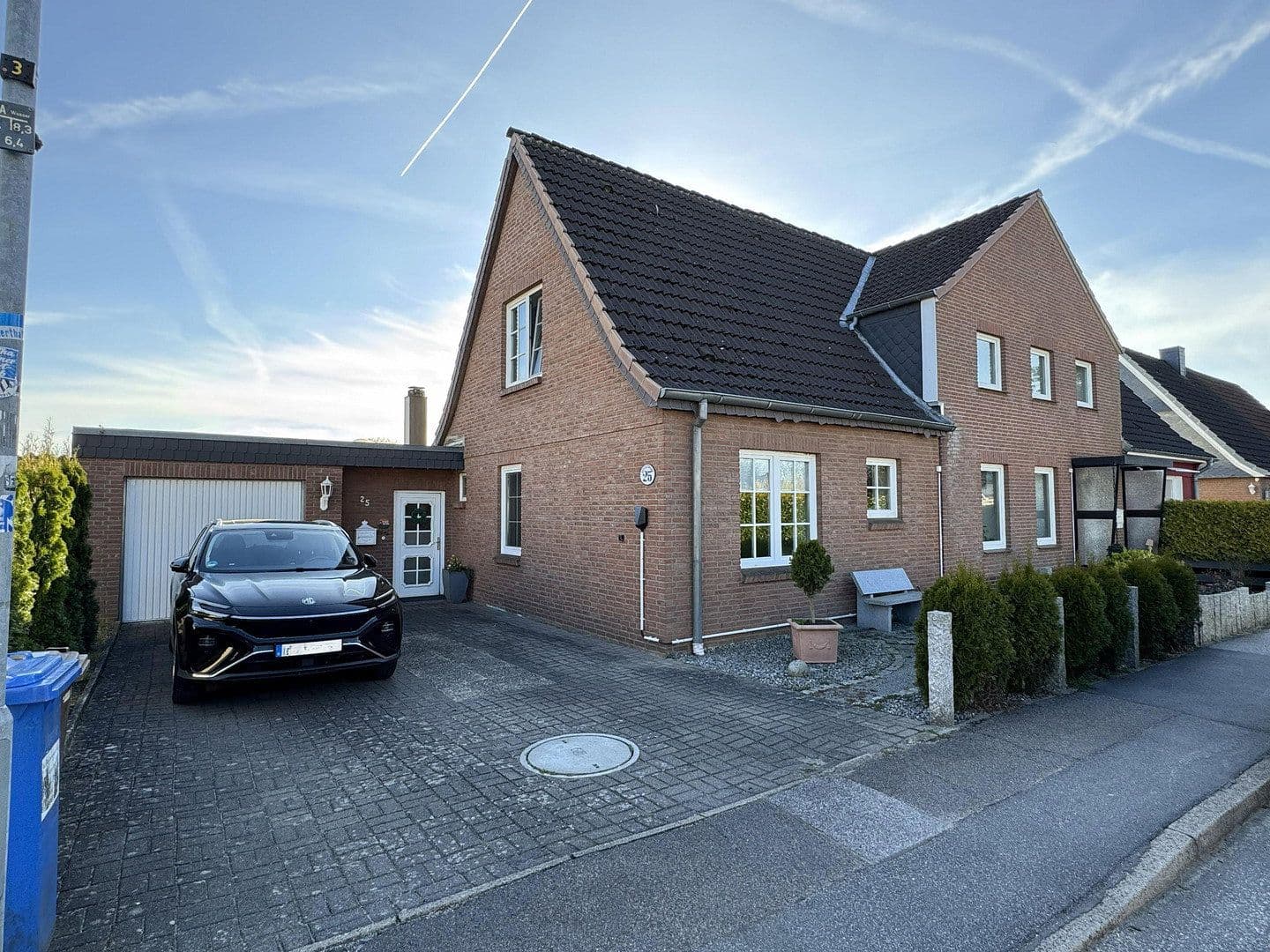 Prodej domu 124 m², pozemek 400 m², Dockstraße 25, Lübeck-Kücknitz, Šlesvicko-Holštýnsko Prodej domu 124 m², pozemek 400 m², Dockstraße 25, Lübeck-Kücknitz, Šlesvicko-Holštýnsko