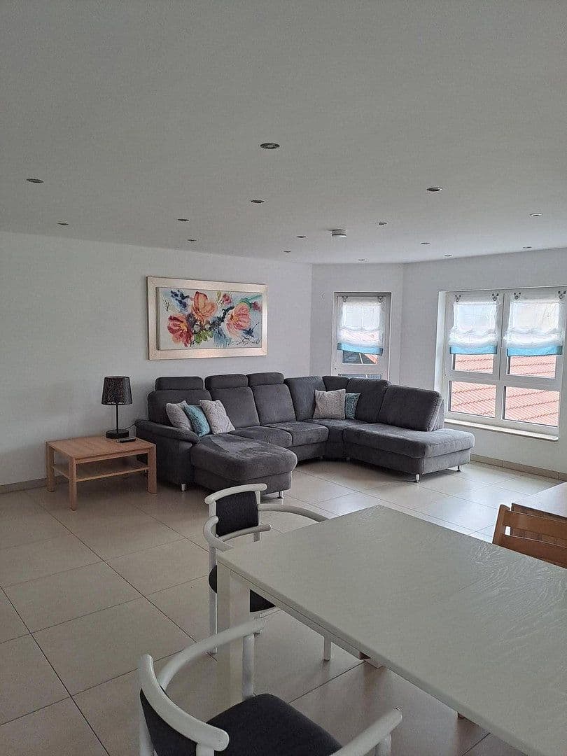 Pronájem bytu 5+1 130 m², Neuenstadt am Kocher, Bádensko-Württembersko Pronájem bytu 5+1 130 m², Neuenstadt am Kocher, Bádensko-Württembersko
