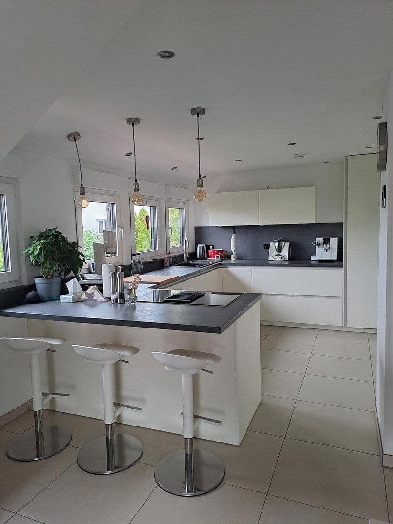 Pronájem bytu 5+1 130 m², Neuenstadt am Kocher, Bádensko-Württembersko Pronájem bytu 5+1 130 m², Neuenstadt am Kocher, Bádensko-Württembersko