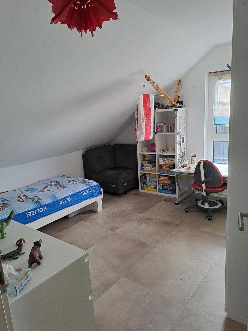 Pronájem bytu 5+1 130 m², Neuenstadt am Kocher, Bádensko-Württembersko Pronájem bytu 5+1 130 m², Neuenstadt am Kocher, Bádensko-Württembersko