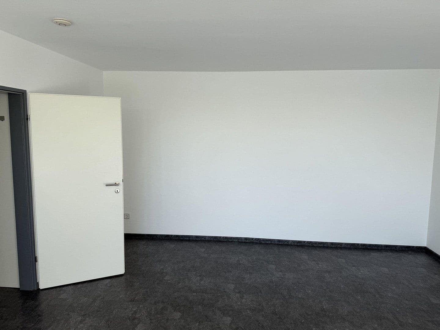 Pronájem bytu 1+kk 50 m², Kronenstraße 19a, Krefeld, Severní Porýní-Vestfálsko Pronájem bytu 1+kk 50 m², Kronenstraße 19a, Krefeld, Severní Porýní-Vestfálsko