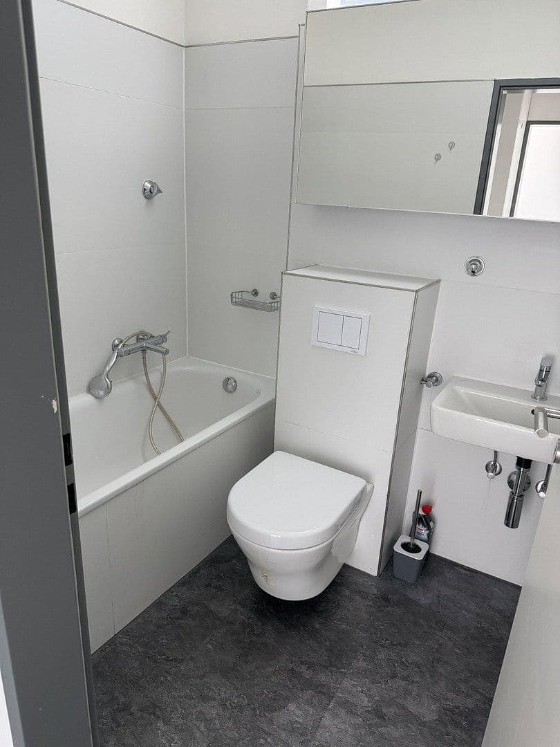 Pronájem bytu 1+kk 50 m², Kronenstraße 19a, Krefeld, Severní Porýní-Vestfálsko Pronájem bytu 1+kk 50 m², Kronenstraße 19a, Krefeld, Severní Porýní-Vestfálsko