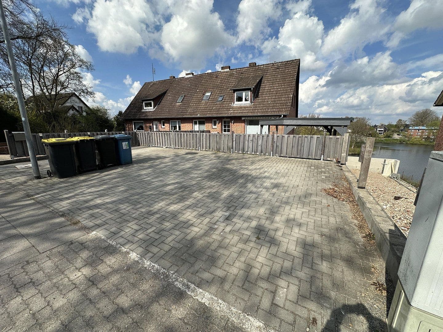 Prodej domu 208 m², pozemek 655 m², Bad Oldesloe, Šlesvicko-Holštýnsko Prodej domu 208 m², pozemek 655 m², Bad Oldesloe, Šlesvicko-Holštýnsko