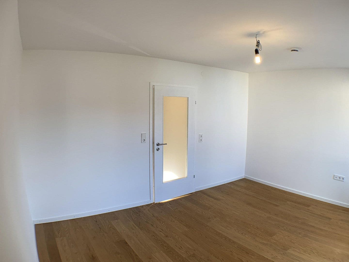 Prodej domu 375 m², pozemek 710 m², Freiburg im Breisgau, Bádensko-Württembersko Prodej domu 375 m², pozemek 710 m², Freiburg im Breisgau, Bádensko-Württembersko
