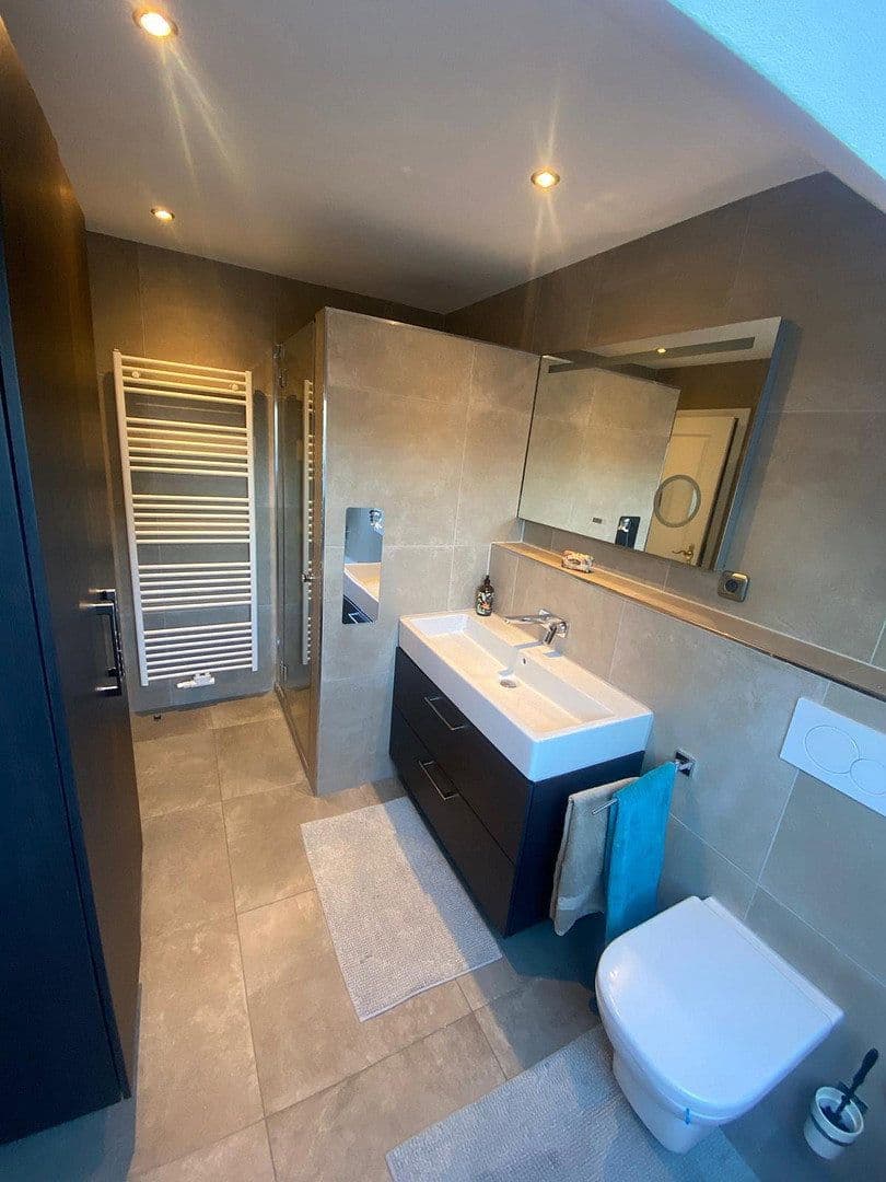 Prodej domu 120 m², pozemek 323 m², Wesel, Severní Porýní-Vestfálsko Prodej domu 120 m², pozemek 323 m², Wesel, Severní Porýní-Vestfálsko