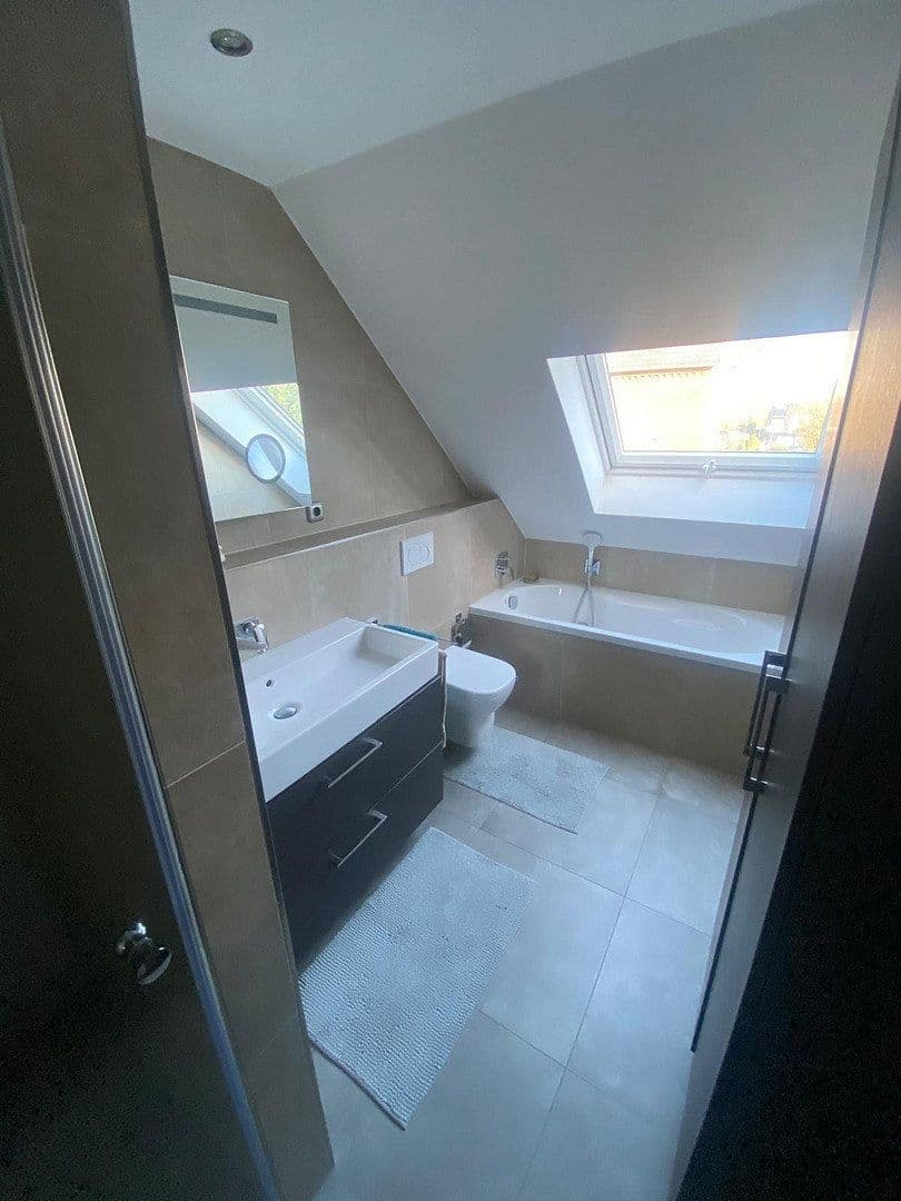 Prodej domu 120 m², pozemek 323 m², Wesel, Severní Porýní-Vestfálsko Prodej domu 120 m², pozemek 323 m², Wesel, Severní Porýní-Vestfálsko