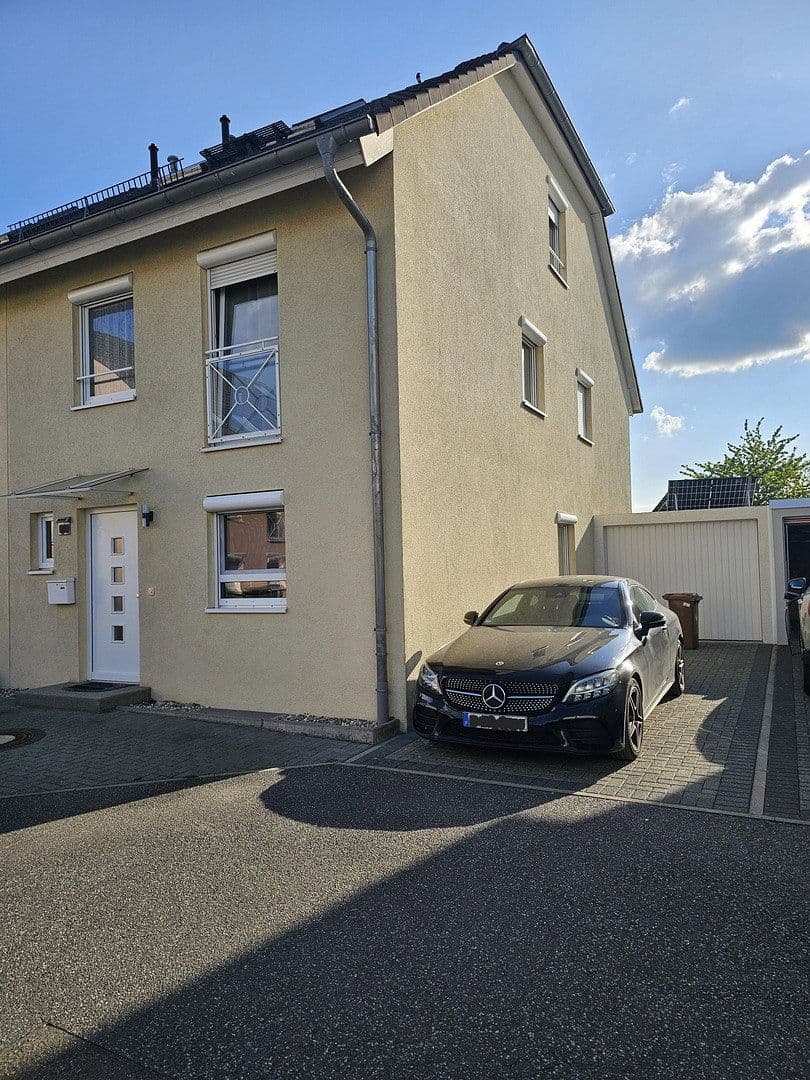 Prodej domu 155 m², pozemek 370 m², Eschborn, Hessen Prodej domu 155 m², pozemek 370 m², Eschborn, Hessen