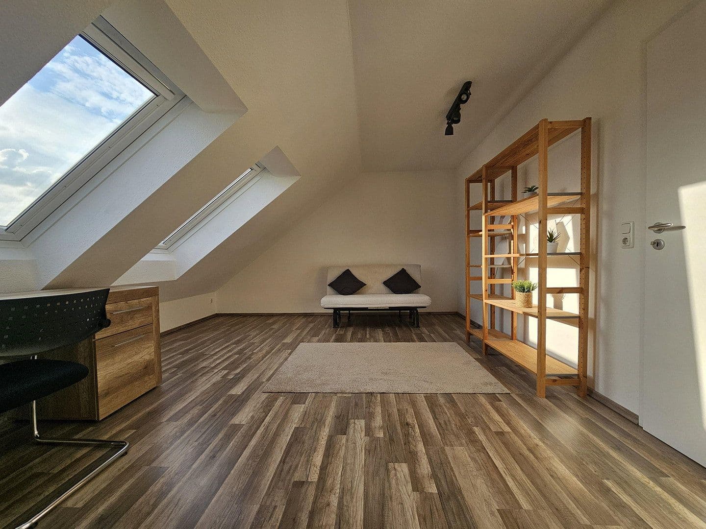 Prodej domu 155 m², pozemek 370 m², Eschborn, Hessen Prodej domu 155 m², pozemek 370 m², Eschborn, Hessen