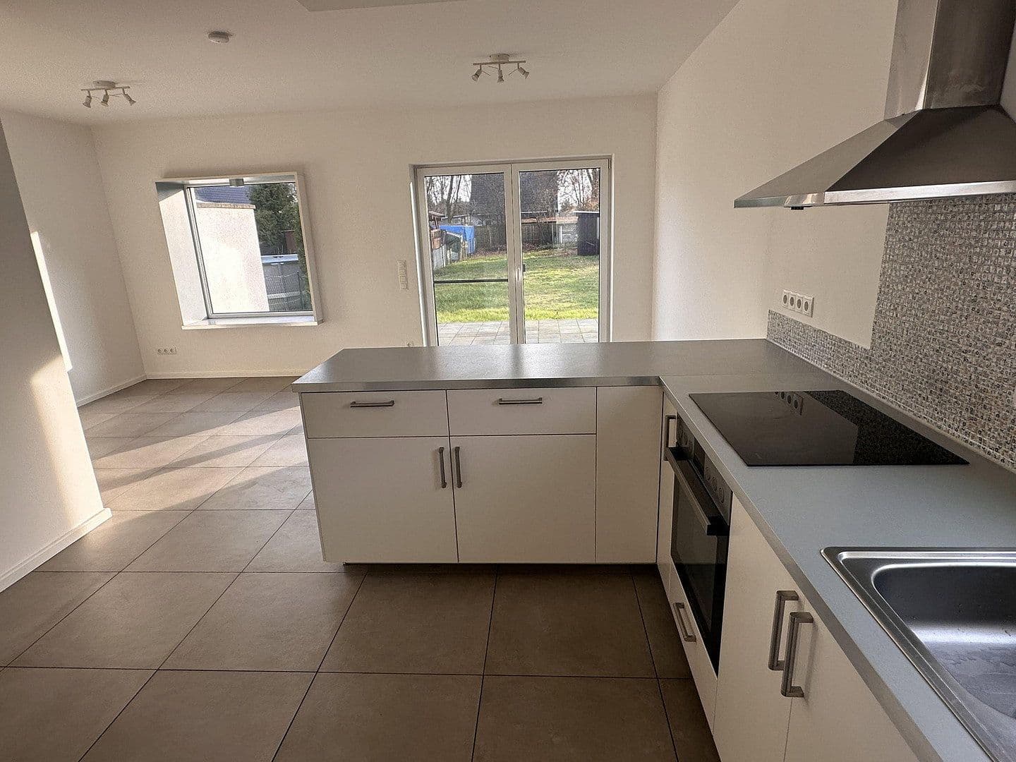 Prodej domu 107 m², pozemek 448 m², Kollwitzstraße 29, Brieselang, Braniborsko Prodej domu 107 m², pozemek 448 m², Kollwitzstraße 29, Brieselang, Braniborsko