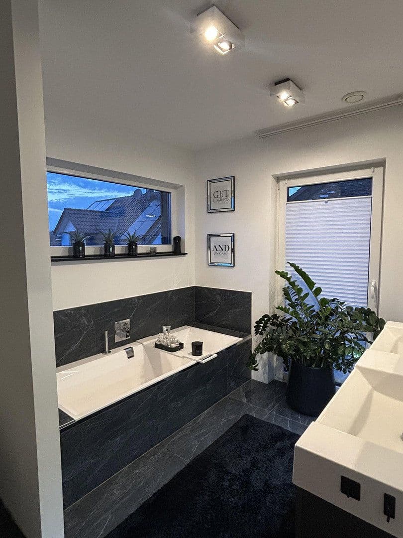 Prodej domu 152 m², pozemek 451 m², Jüchen, Severní Porýní-Vestfálsko Prodej domu 152 m², pozemek 451 m², Jüchen, Severní Porýní-Vestfálsko