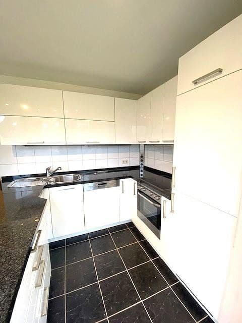 Pronájem bytu 2+1 67 m², Düsseldorf, Severní Porýní-Vestfálsko Pronájem bytu 2+1 67 m², Düsseldorf, Severní Porýní-Vestfálsko