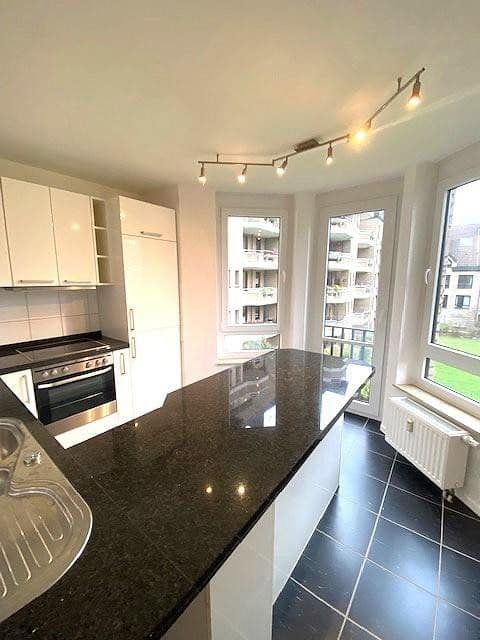 Pronájem bytu 2+1 67 m², Düsseldorf, Severní Porýní-Vestfálsko Pronájem bytu 2+1 67 m², Düsseldorf, Severní Porýní-Vestfálsko