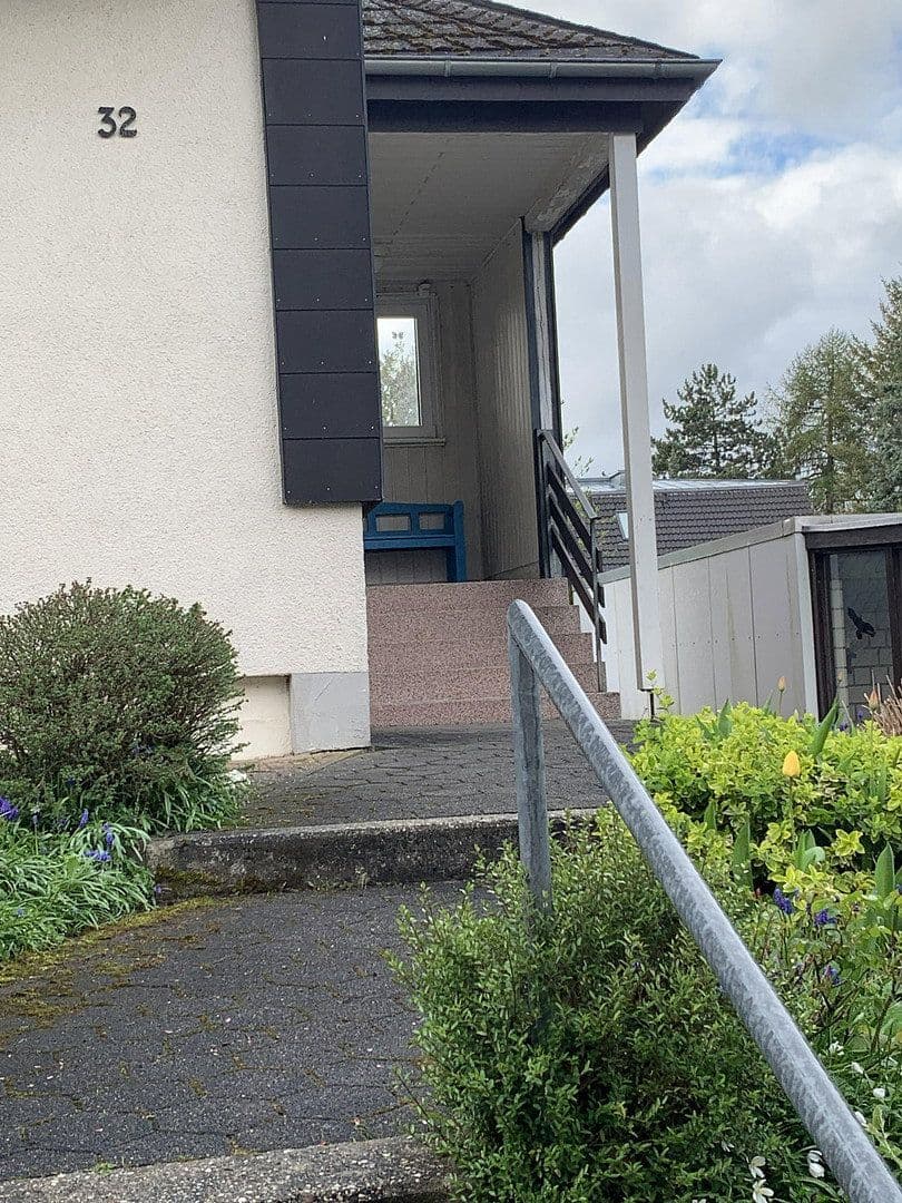 Prodej domu 166 m², pozemek 886 m², Brilon, Severní Porýní-Vestfálsko Prodej domu 166 m², pozemek 886 m², Brilon, Severní Porýní-Vestfálsko