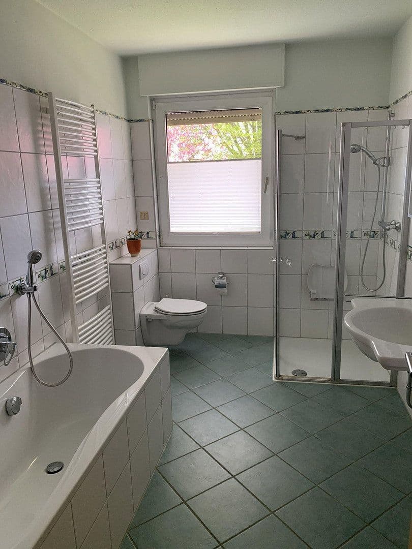 Prodej domu 166 m², pozemek 886 m², Brilon, Severní Porýní-Vestfálsko Prodej domu 166 m², pozemek 886 m², Brilon, Severní Porýní-Vestfálsko