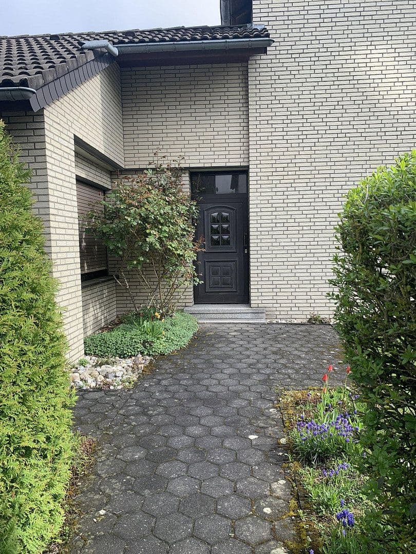 Prodej domu 166 m², pozemek 886 m², Brilon, Severní Porýní-Vestfálsko Prodej domu 166 m², pozemek 886 m², Brilon, Severní Porýní-Vestfálsko