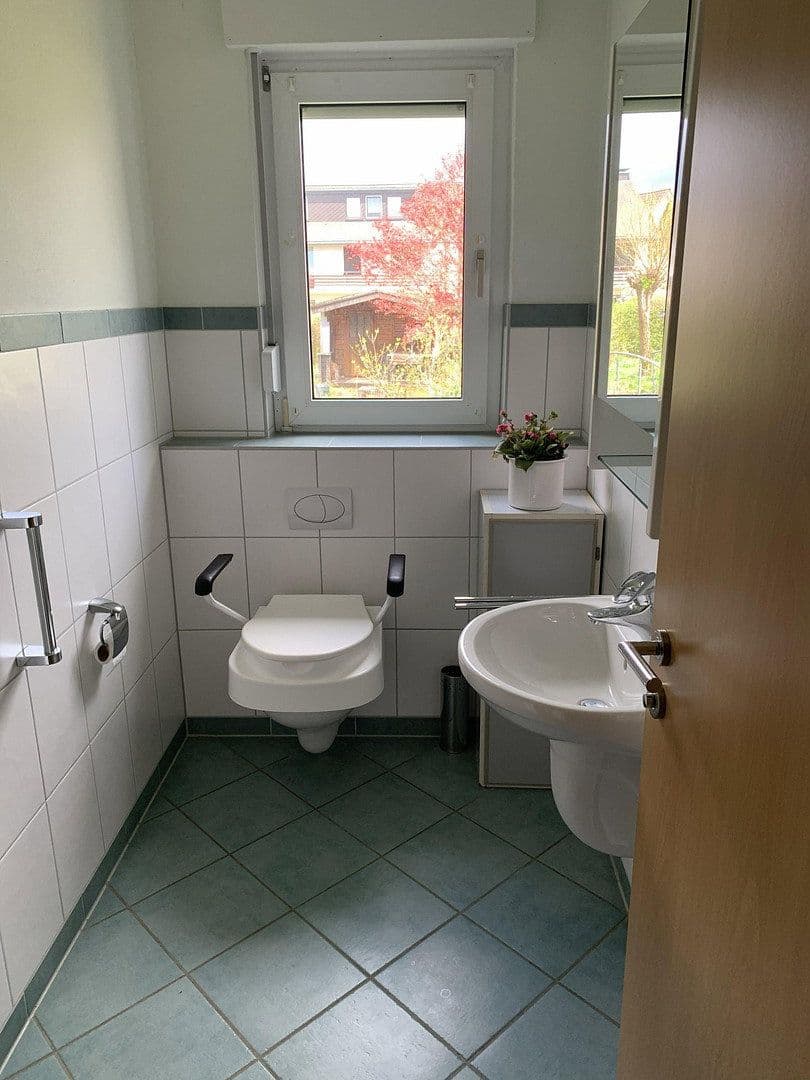 Prodej domu 166 m², pozemek 886 m², Brilon, Severní Porýní-Vestfálsko Prodej domu 166 m², pozemek 886 m², Brilon, Severní Porýní-Vestfálsko