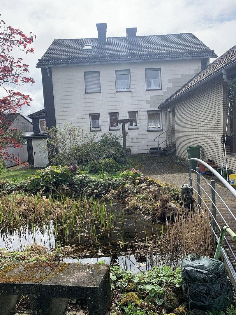 Prodej domu 166 m², pozemek 886 m², Brilon, Severní Porýní-Vestfálsko Prodej domu 166 m², pozemek 886 m², Brilon, Severní Porýní-Vestfálsko