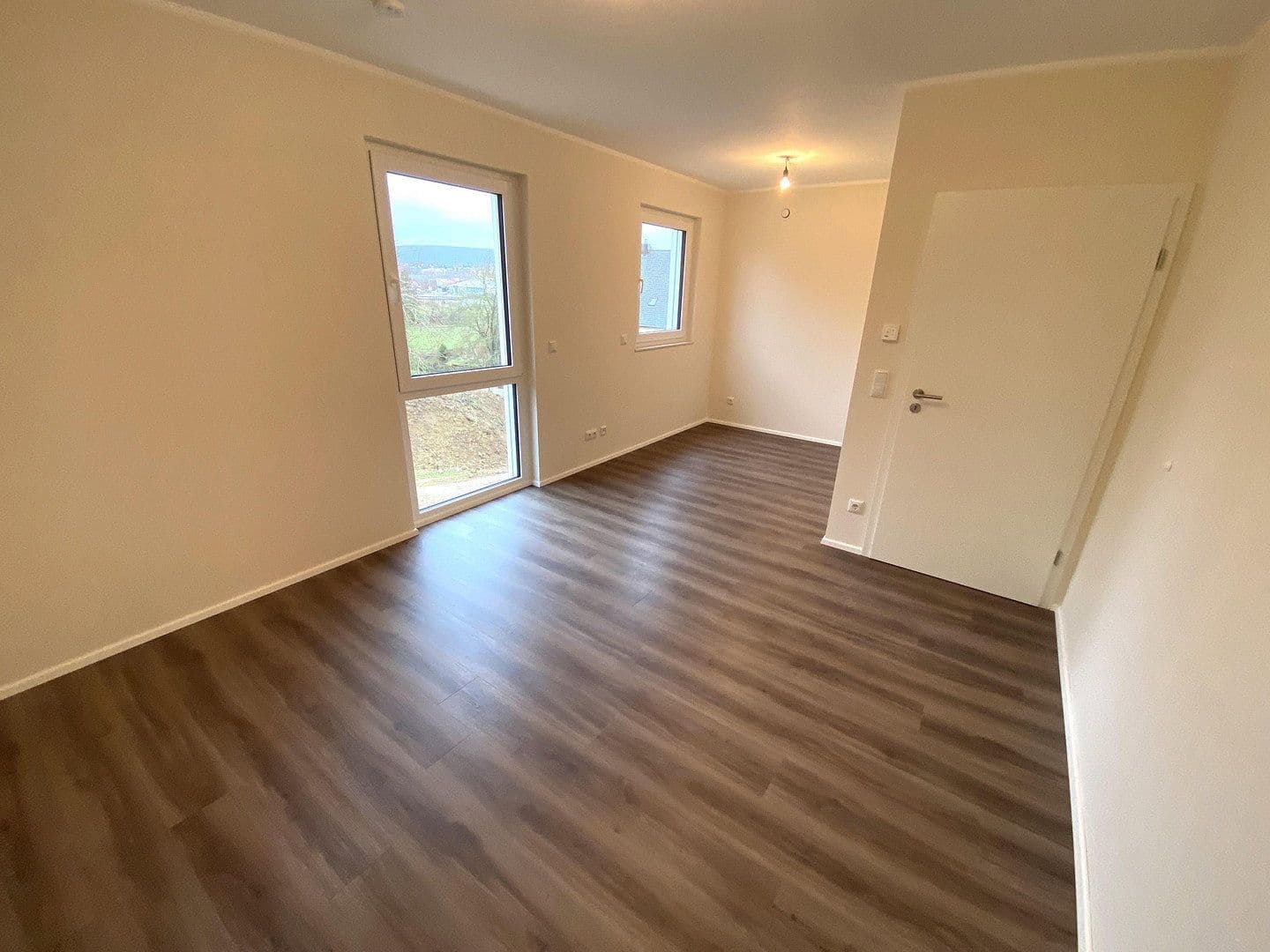 Pronájem domu 127 m², pozemek 462 m², Ziegelweg 21A, Ellingen, Bavorsko Pronájem domu 127 m², pozemek 462 m², Ziegelweg 21A, Ellingen, Bavorsko