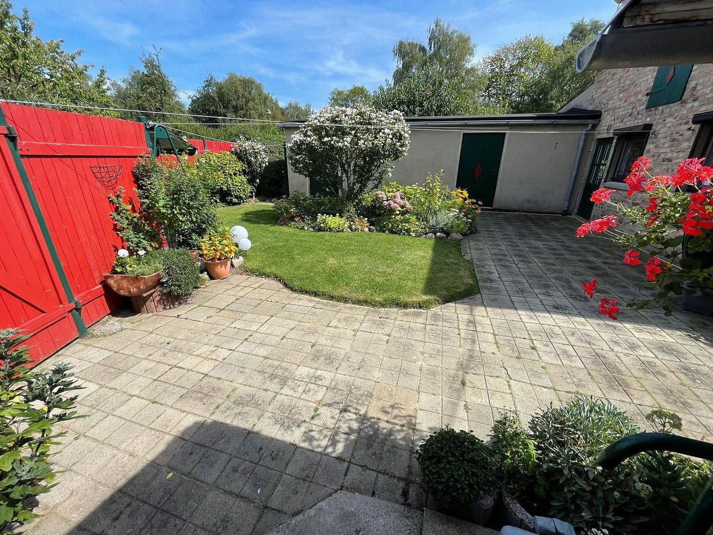 Prodej domu 140 m², pozemek 686 m², Rostock, Mecklenburg-Vorpommern Prodej domu 140 m², pozemek 686 m², Rostock, Mecklenburg-Vorpommern