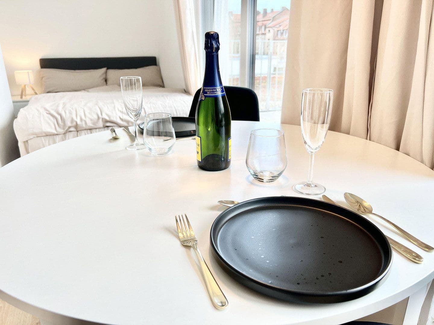 Pronájem bytu 1+1 34 m², Maximilianstraße 43, Nürnberg, Bavorsko Pronájem bytu 1+1 34 m², Maximilianstraße 43, Nürnberg, Bavorsko