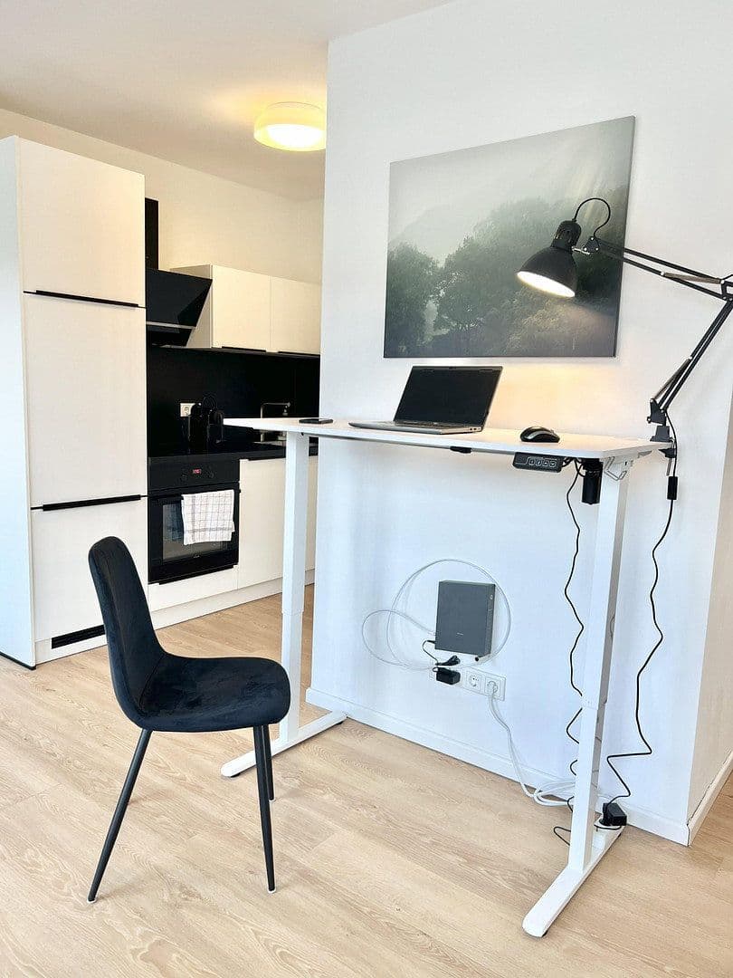 Pronájem bytu 1+1 34 m², Maximilianstraße 43, Nürnberg, Bavorsko Pronájem bytu 1+1 34 m², Maximilianstraße 43, Nürnberg, Bavorsko