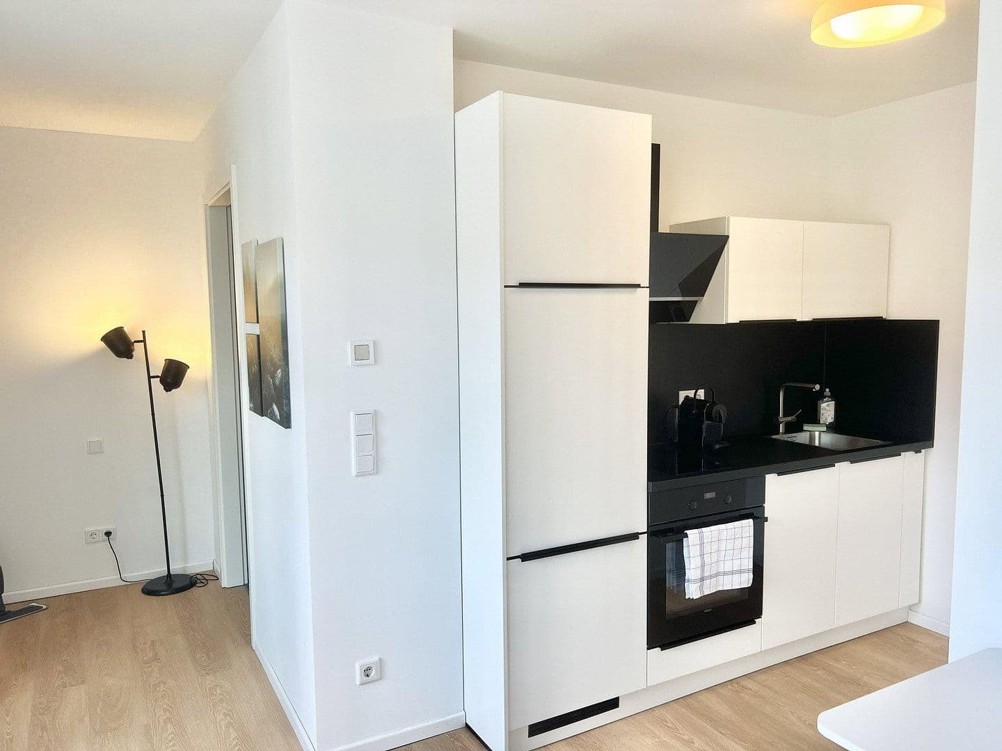 Pronájem bytu 1+1 34 m², Maximilianstraße 43, Nürnberg, Bavorsko Pronájem bytu 1+1 34 m², Maximilianstraße 43, Nürnberg, Bavorsko