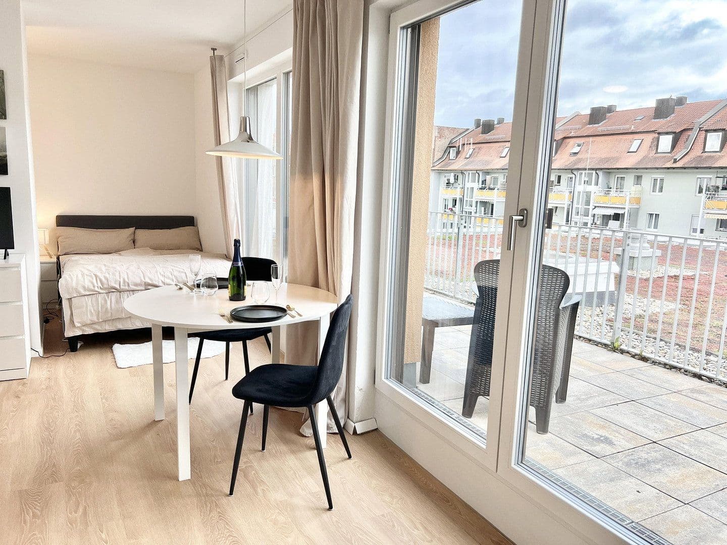 Pronájem bytu 1+1 34 m², Maximilianstraße 43, Nürnberg, Bavorsko Pronájem bytu 1+1 34 m², Maximilianstraße 43, Nürnberg, Bavorsko