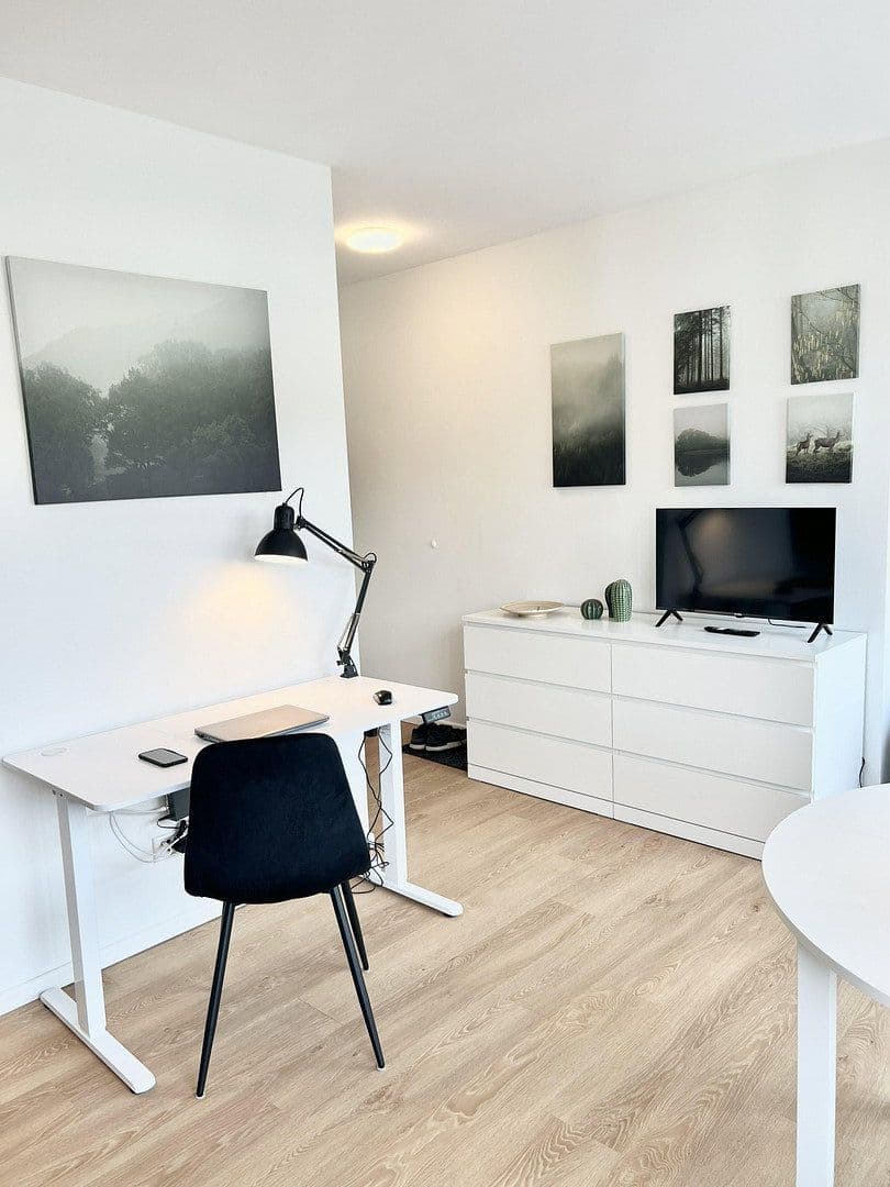 Pronájem bytu 1+1 34 m², Maximilianstraße 43, Nürnberg, Bavorsko Pronájem bytu 1+1 34 m², Maximilianstraße 43, Nürnberg, Bavorsko