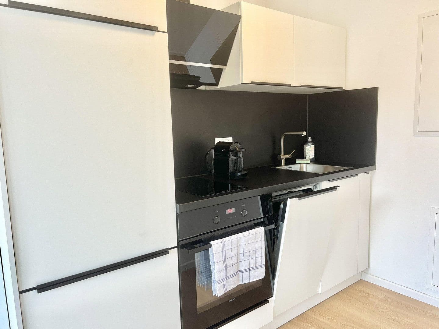 Pronájem bytu 1+1 34 m², Maximilianstraße 43, Nürnberg, Bavorsko Pronájem bytu 1+1 34 m², Maximilianstraße 43, Nürnberg, Bavorsko