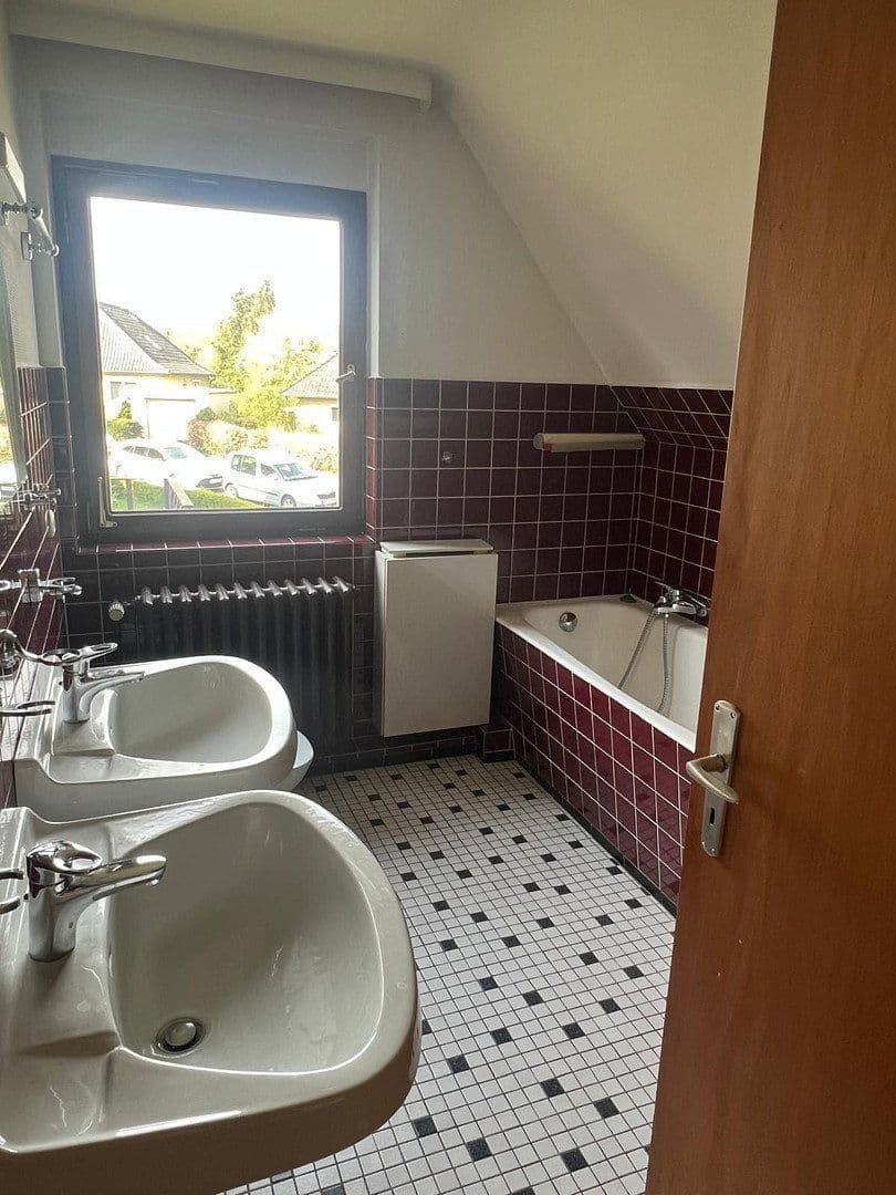 Prodej domu 198 m², pozemek 698 m², Bad Oldesloe, Šlesvicko-Holštýnsko Prodej domu 198 m², pozemek 698 m², Bad Oldesloe, Šlesvicko-Holštýnsko
