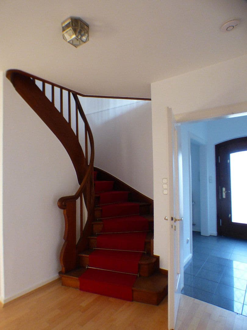 Prodej domu 195 m², pozemek 788 m², Bad Homburg vor der Höhe, Hessen Prodej domu 195 m², pozemek 788 m², Bad Homburg vor der Höhe, Hessen