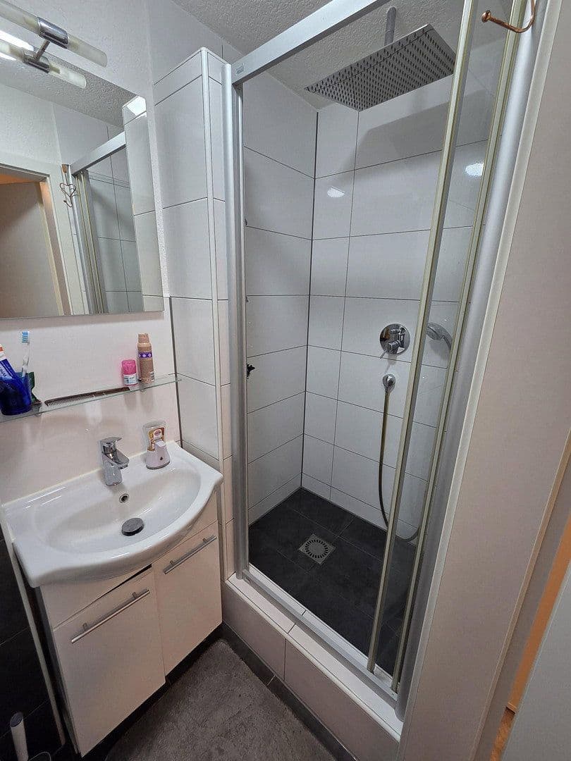 Prodej domu 120 m², pozemek 365 m², Schutzenstrasse, 21/1, Niefern-Öschelbronn, Bádensko-Württembersko Prodej domu 120 m², pozemek 365 m², Schutzenstrasse, 21/1, Niefern-Öschelbronn, Bádensko-Württembersko