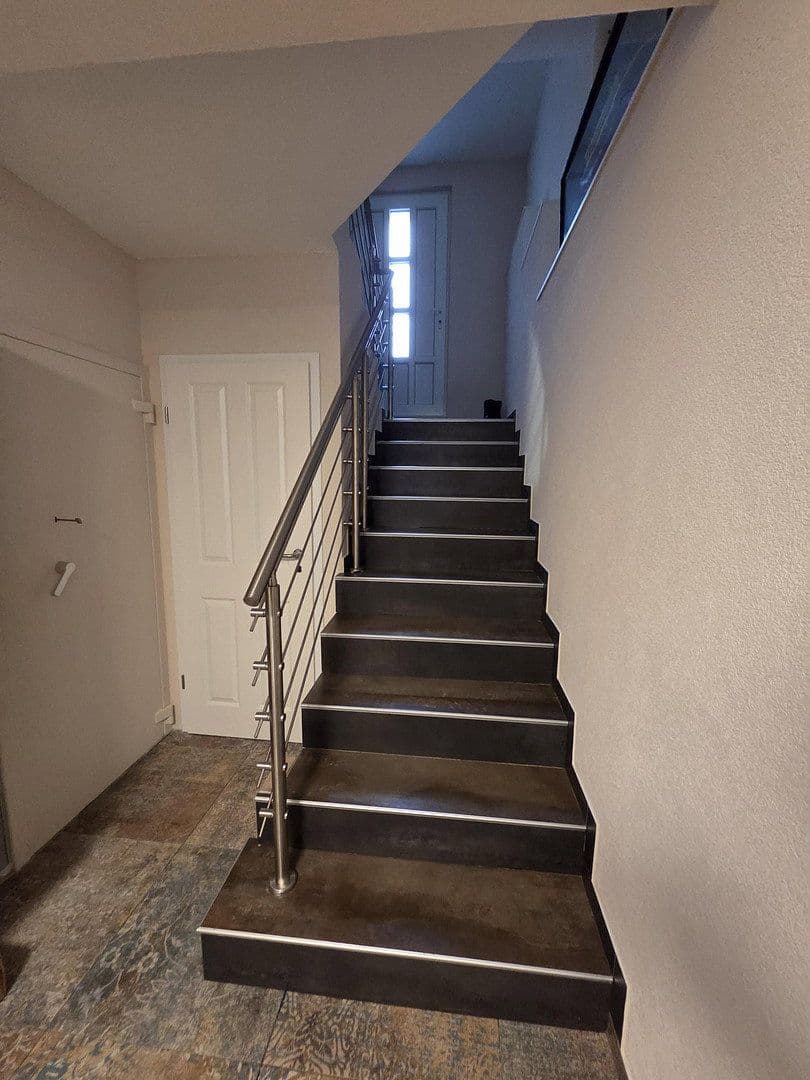Prodej domu 120 m², pozemek 365 m², Schutzenstrasse, 21/1, Niefern-Öschelbronn, Bádensko-Württembersko Prodej domu 120 m², pozemek 365 m², Schutzenstrasse, 21/1, Niefern-Öschelbronn, Bádensko-Württembersko