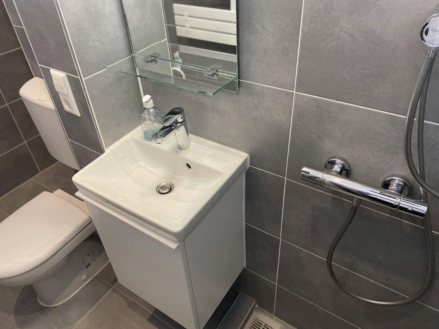 Pronájem bytu 1+1 42 m², Hubertusallee 6, Berlin, Berlín Pronájem bytu 1+1 42 m², Hubertusallee 6, Berlin, Berlín