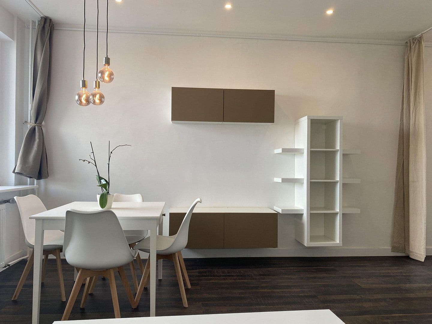 Pronájem bytu 1+1 42 m², Hubertusallee 6, Berlin, Berlín Pronájem bytu 1+1 42 m², Hubertusallee 6, Berlin, Berlín