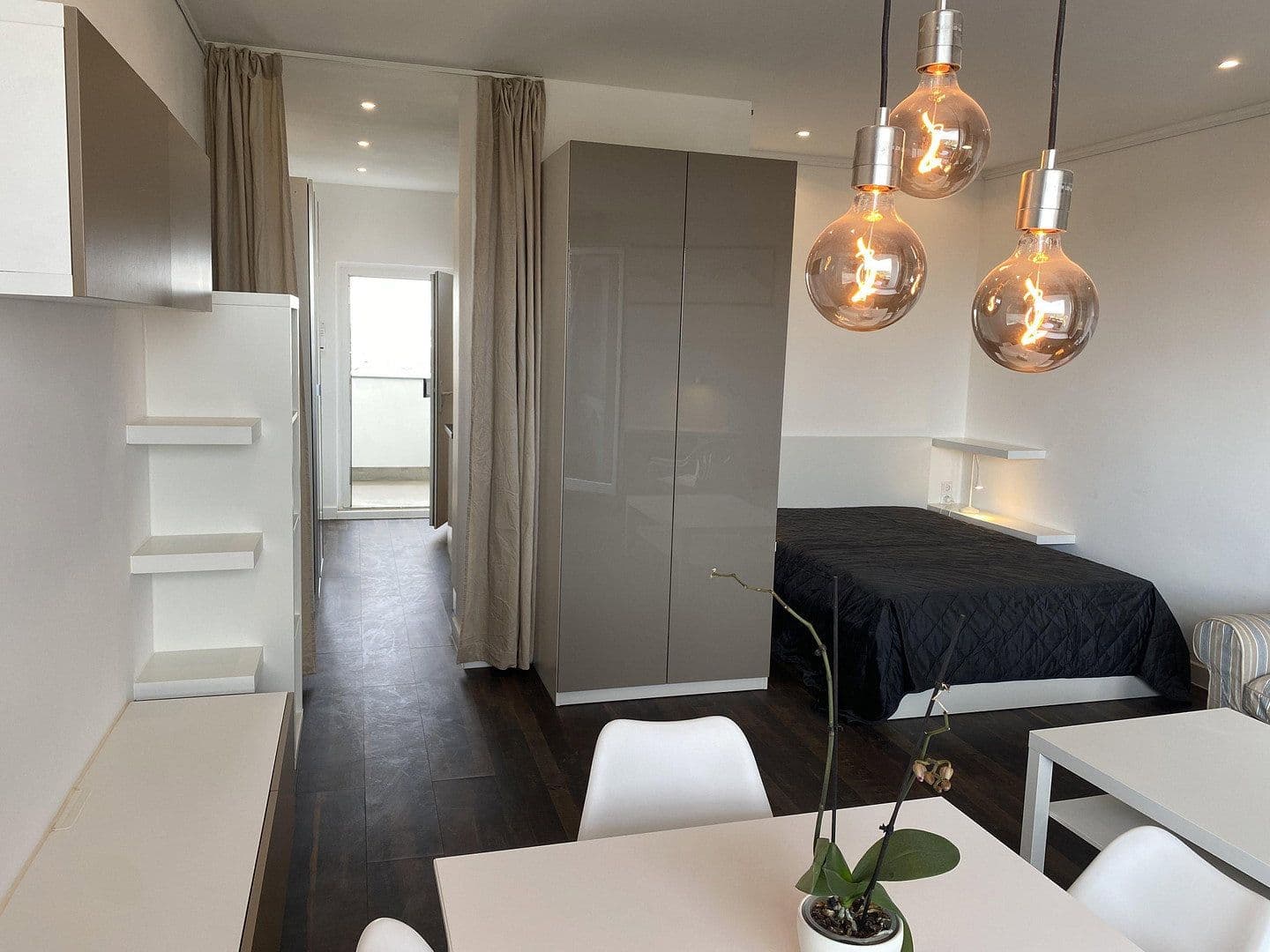 Pronájem bytu 1+1 42 m², Hubertusallee 6, Berlin, Berlín Pronájem bytu 1+1 42 m², Hubertusallee 6, Berlin, Berlín