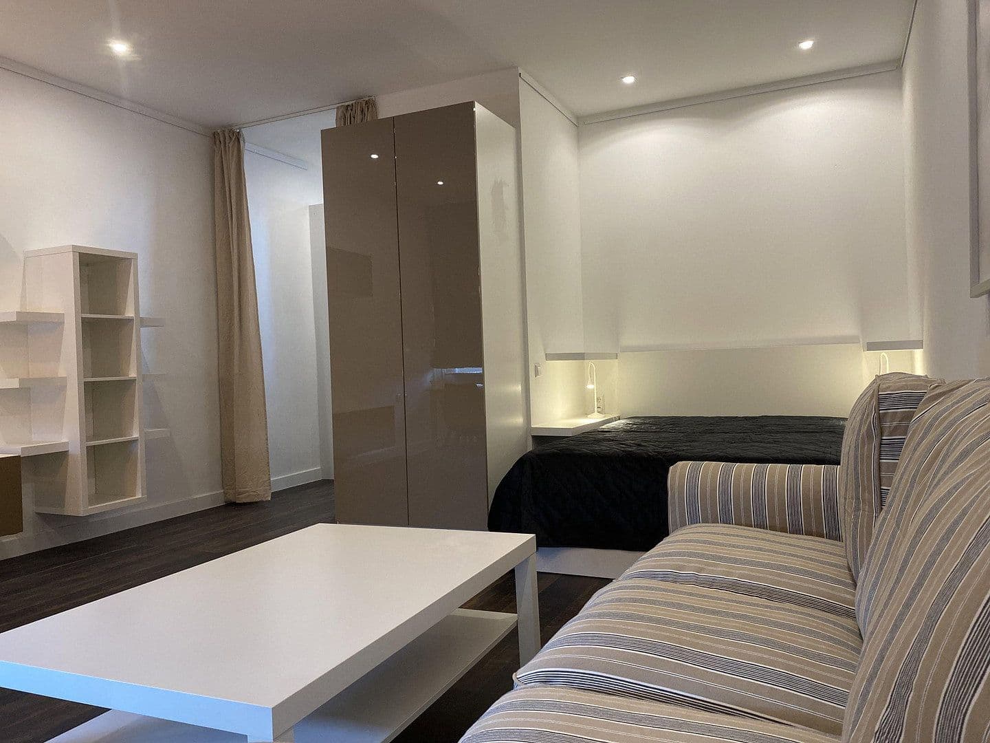 Pronájem bytu 1+1 42 m², Hubertusallee 6, Berlin, Berlín Pronájem bytu 1+1 42 m², Hubertusallee 6, Berlin, Berlín