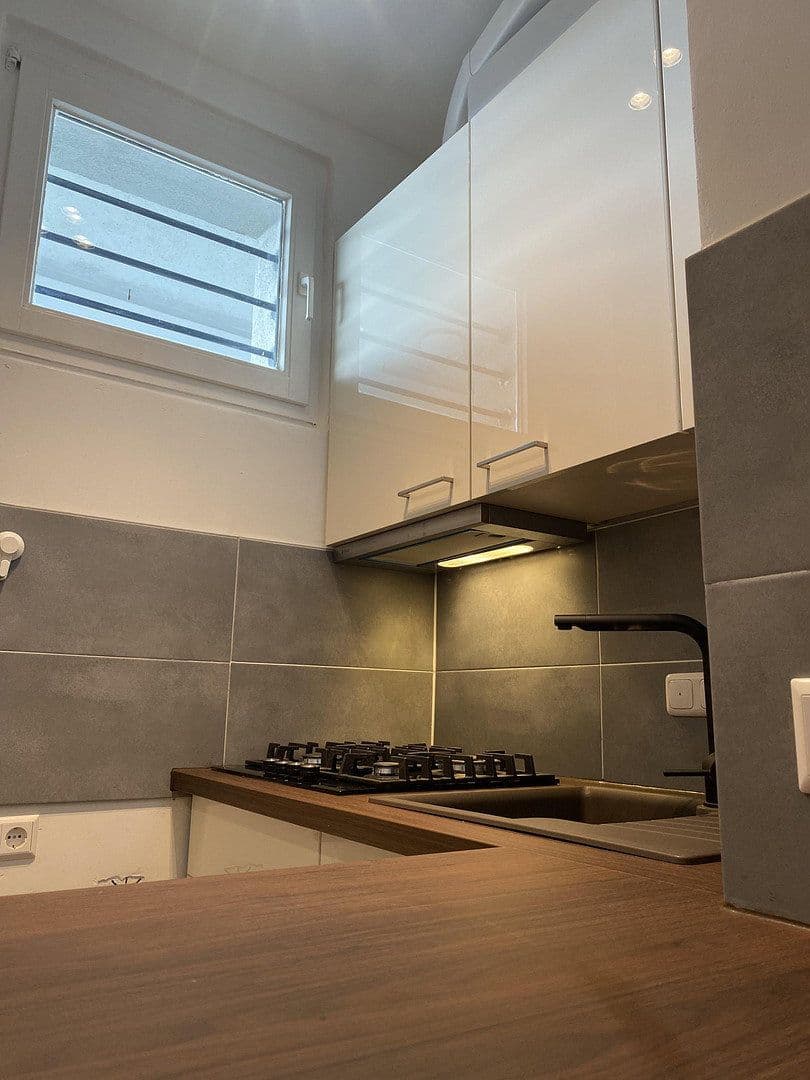 Pronájem bytu 1+1 42 m², Hubertusallee 6, Berlin, Berlín Pronájem bytu 1+1 42 m², Hubertusallee 6, Berlin, Berlín