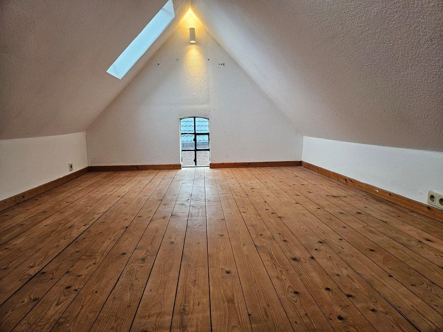 Pronájem bytu 3+1 54 m², Dorfstraße 25, Moisburg, Dolní Sasko Pronájem bytu 3+1 54 m², Dorfstraße 25, Moisburg, Dolní Sasko