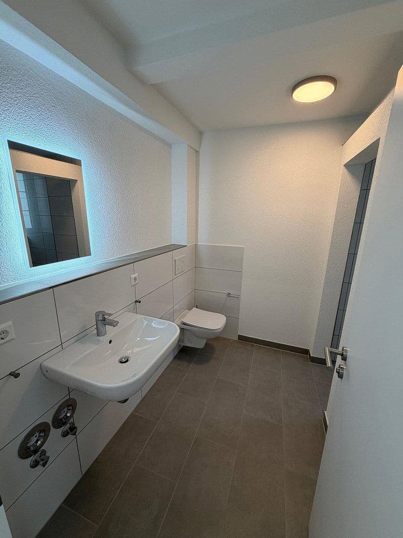 Pronájem kanceláře 125 m², Josefstraße 2A, Donaueschingen, Bádensko-Württembersko Pronájem kanceláře 125 m², Josefstraße 2A, Donaueschingen, Bádensko-Württembersko